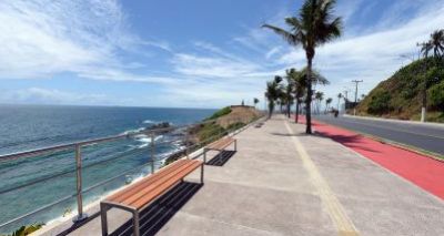 Prefeitura entrega segundo trecho da orla da Barra