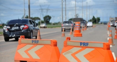 PRF e PRE reforçam policiamento nas rodovias da Bahia para feriado