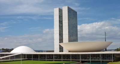 Congresso pretende manter votações apesar de semana cheia em Brasília