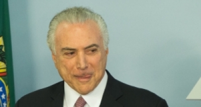 Temer afirma ter "quase certeza" que conseguirá barrar denúncia na Câmara Temer afirma ter "quase certeza" que conseguirá barrar denúncia na Câmara
