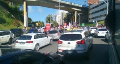 Professores da rede municipal fazem paralisação de 48 horas em Salvador
