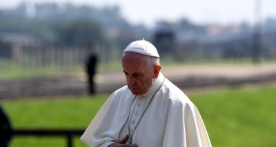 Papa critica cristão que consulta horóscopo e cartomante: