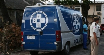 Pai denuncia demora para remoção do corpo de filho morto em Ilha de Maré: