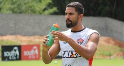 Trelléz volta a treinar, mas segue como dúvida contra o São Paulo