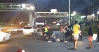 Mulher pula de ônibus durante assalto e morre na Av. Tancredo Neves