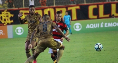 Mais uma! Vitória não joga bem e perde por 2 a 1 do Sport no Barradão