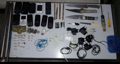 Polícia descobre drogas e 11 celulares escondidos em celas na cidade de Alagoinhas