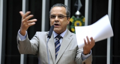 Henrique Alves chora em depoimento e diz que Cunha orientou abertura de conta