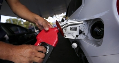 Petrobras aumenta preço da gasolina em 1,8% a partir de terça-feira