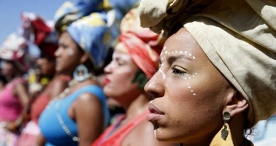 Jovem negra tem mais que o dobro de risco de ser morta do que branca