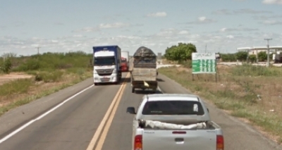 Quadrilha explode carro-forte na BR-407, em Juazeiro