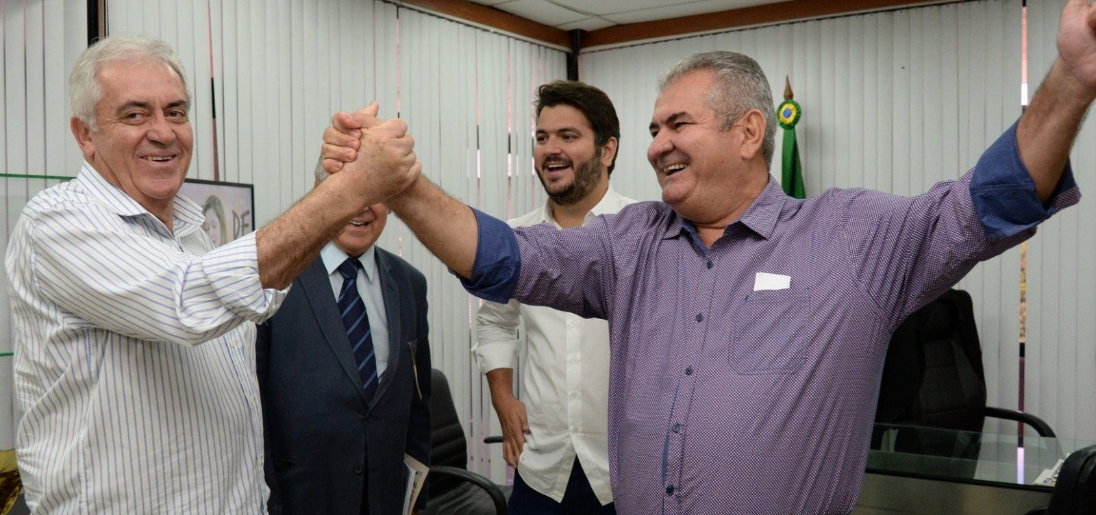 [Pedra na vesícula afasta Coronel da campanha ao Senado; Otto assume compromissos ]