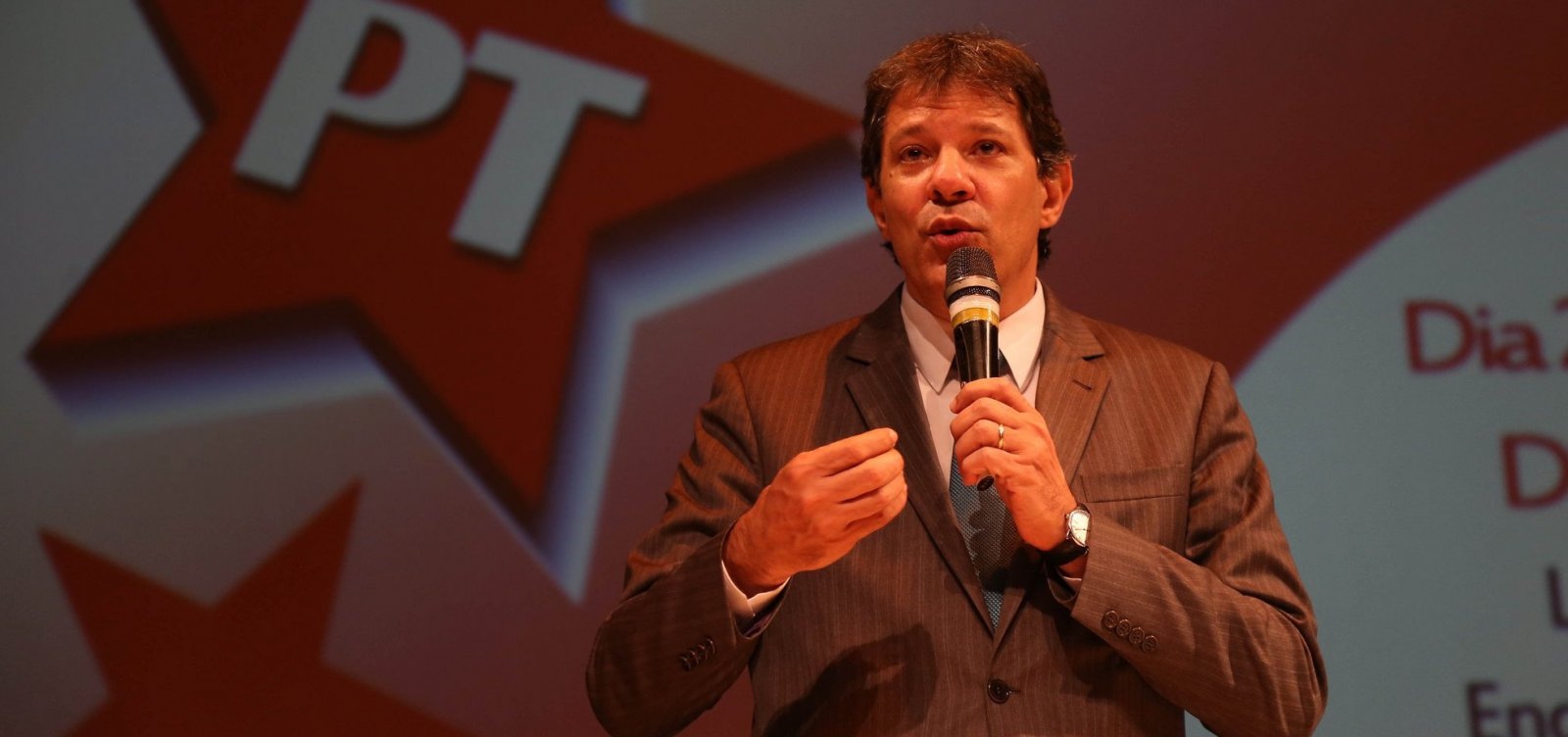 [Informação falsa de que Haddad estudou 'sempre em escola pública' é retirada do site do PT]