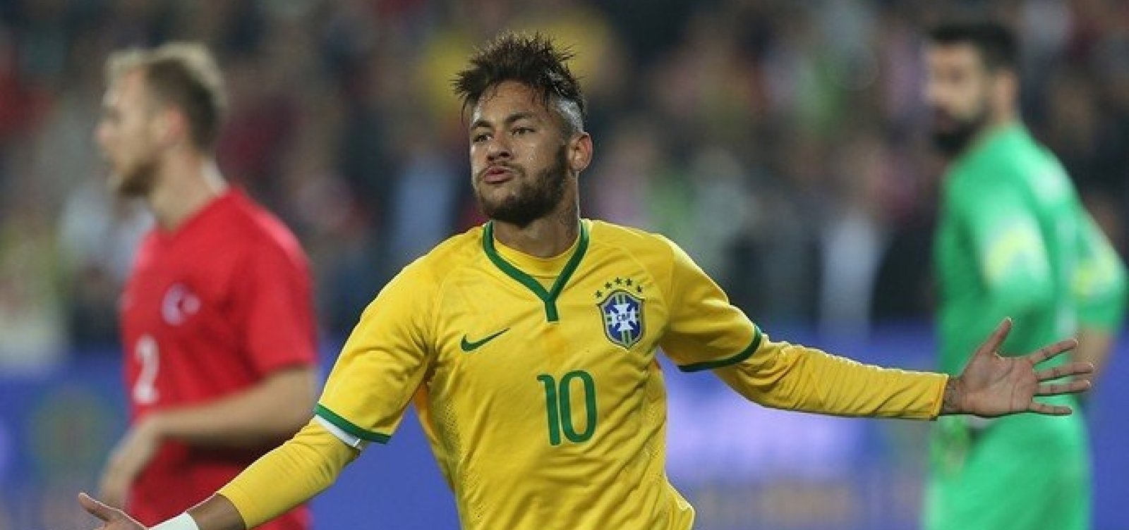 ['Ninguém tem sangue de barata', diz Neymar após soco em torcedor]