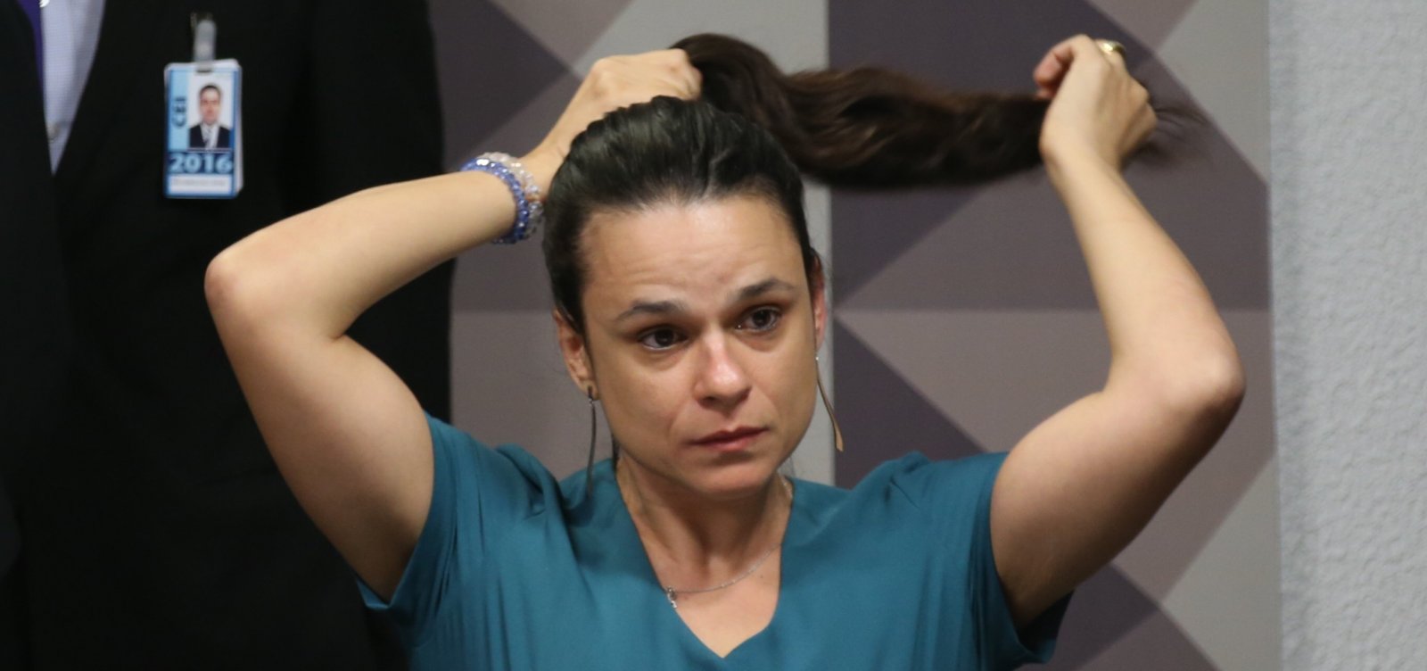 [Janaína Paschoal se posiciona contra manifestações a favor de Bolsonaro]