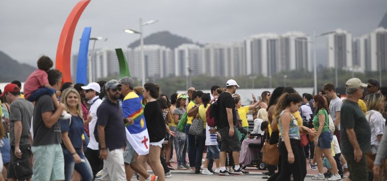 [Brasil recebe menos estrangeiros que o Museu do Louvre, na França]
