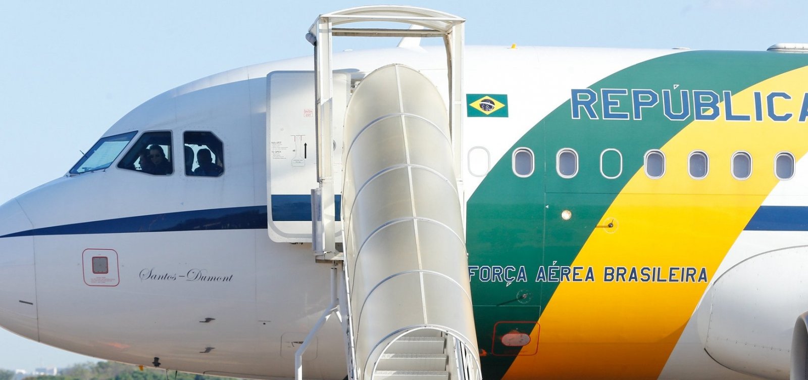 [Militar da mala de cocaína voou com Bolsonaro em fevereiro deste ano]