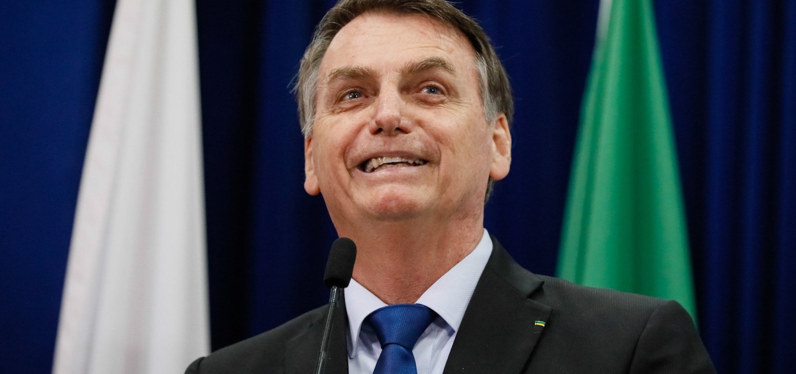 [Bolsonaro diz que ficar na prisão é 'direito' de Lula: 'Quer ficar, fica']