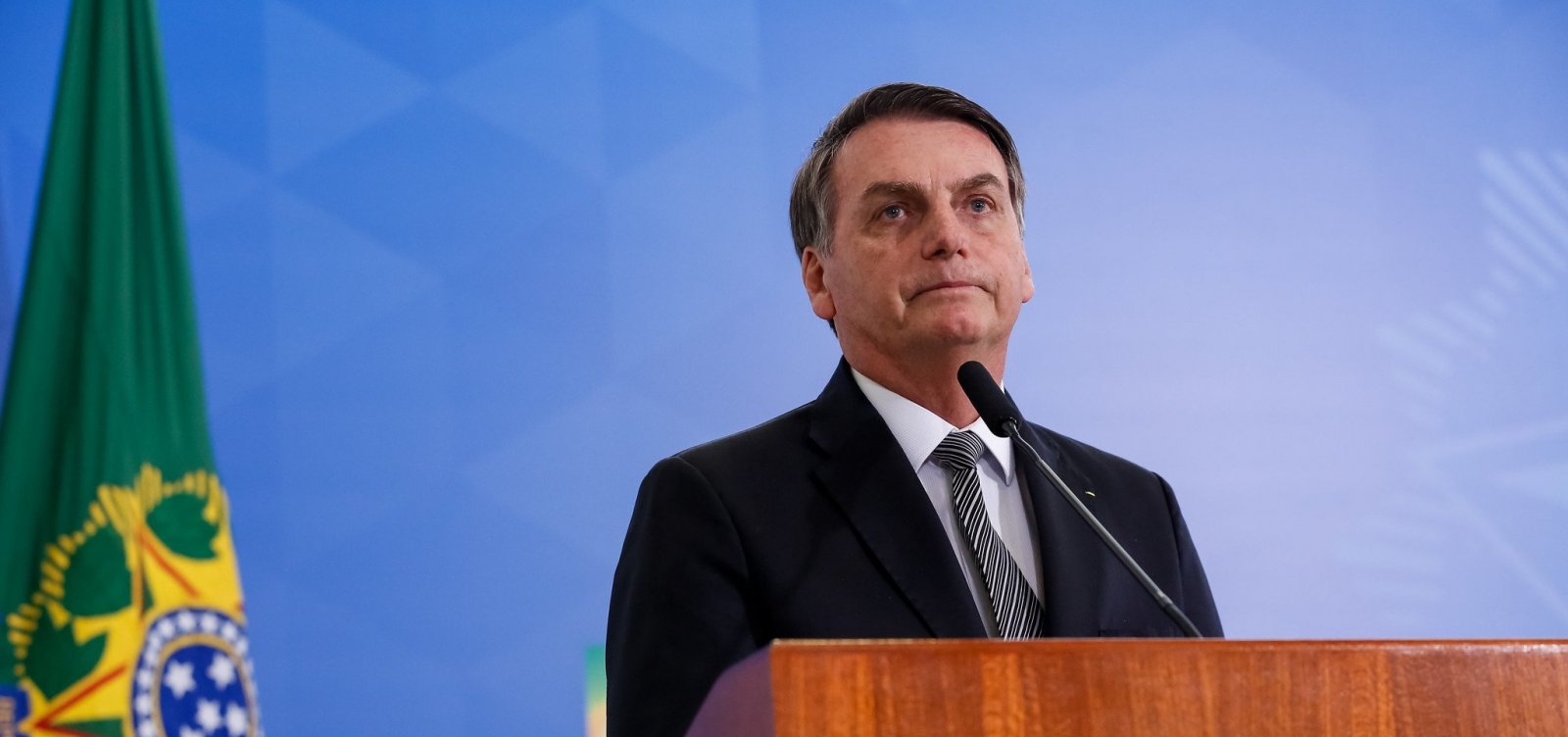 [Bolsonaro diz a aliados que vai deixar o PSL]