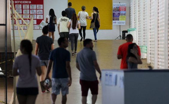 [Estados e municípios devem decidir como cumprir calendário escolar]