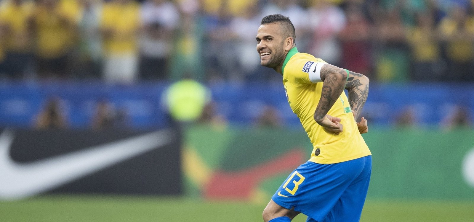 [Daniel Alves diz que torcida do Bahia o 'rechaçou' e fala de permanência no São Paulo]